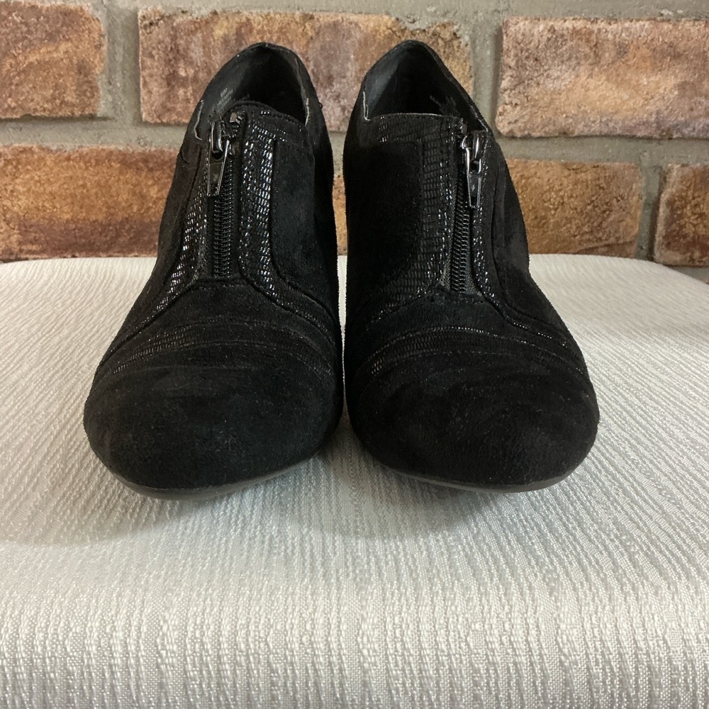 IMPO “Triumph” Black Bootie Heels - Picture 4 of 12